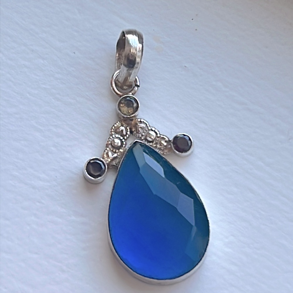 925S Silver Blue Topaz Pendant